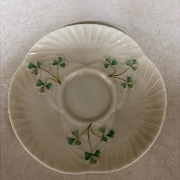 Belleek Cream and Green Shamrock Tea Set all cups and saucers in excellent shape - Picture 5 of 6
